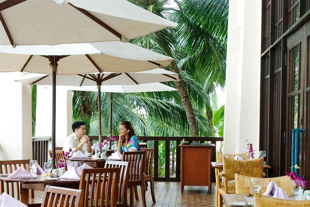 Avillion Port Dickson Hotel Kültér fotó The restaurant at the hotel