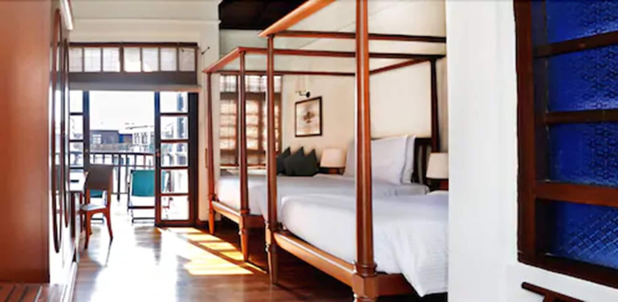 Avillion Port Dickson Hotel Kültér fotó A bedroom at the hotel