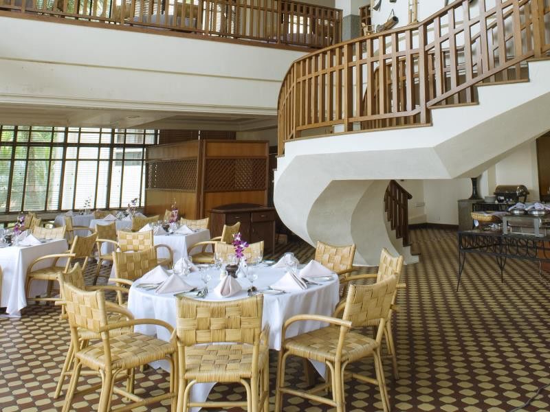Avillion Port Dickson Hotel Kültér fotó The interior of the restaurant