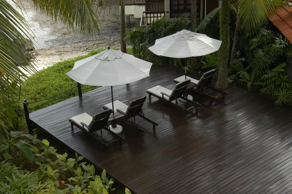 Avillion Port Dickson Hotel Kültér fotó Composite wood deck