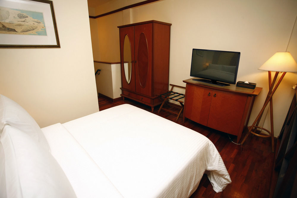 Avillion Port Dickson Hotel Kültér fotó A room at the hotel